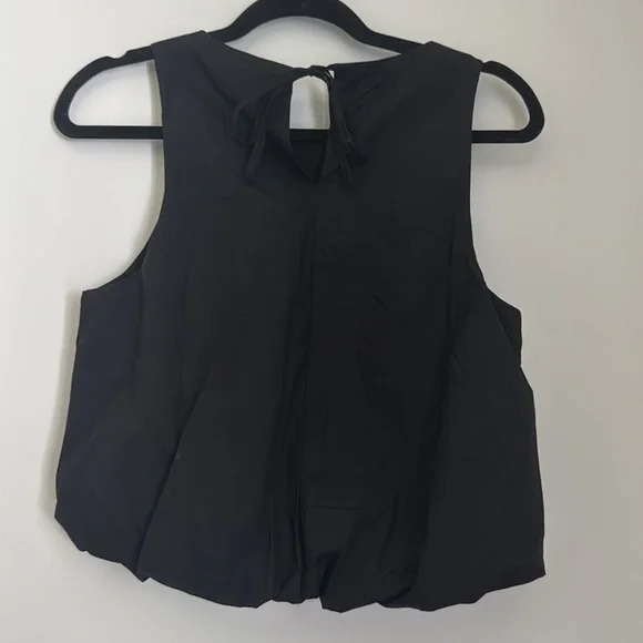 Bubble Hem Tank Top - Picture 2 of 4